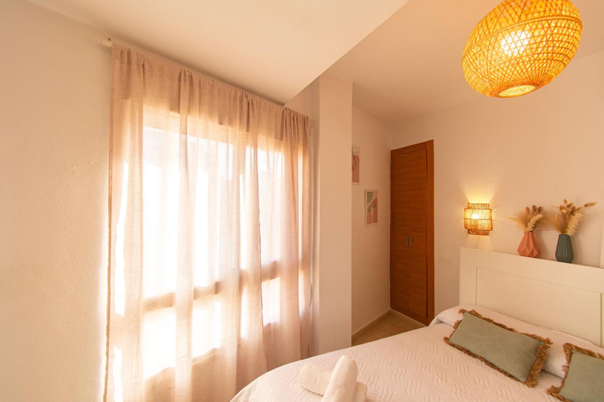 Avenida Principal Cerca De La Playa Con Aire Acondicionado Y Wifi - By Aloha Palma Lejlighed Águilas Eksteriør billede
